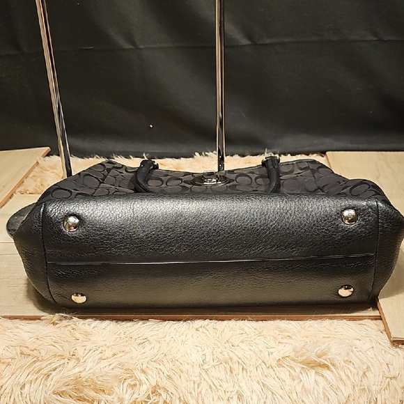 Coach Elegant Black Patterned Women's Bag WITH COA - Picture 8 of 9